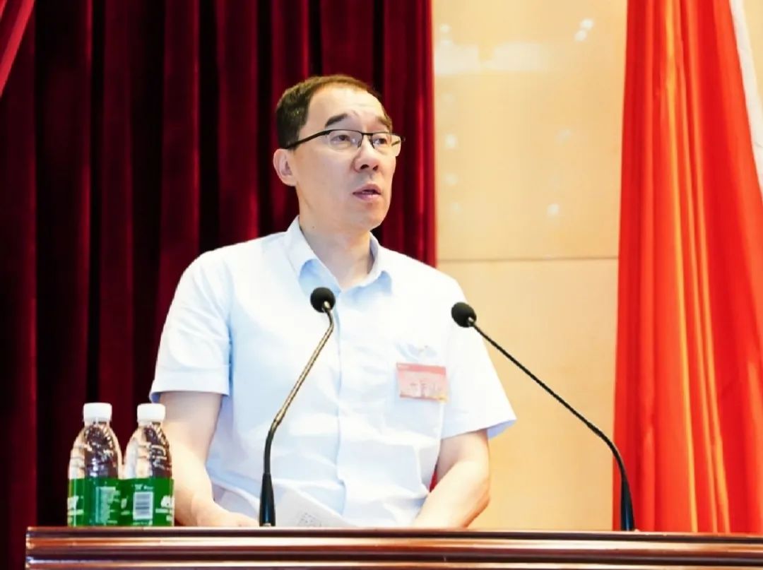 Z6尊龙召开第四届职工代表大会第一次会议5.jpg