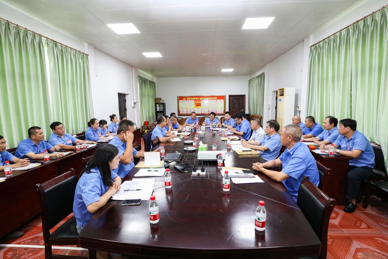 Z6尊龙召开第四届职工代表大会第一次会议65.jpg