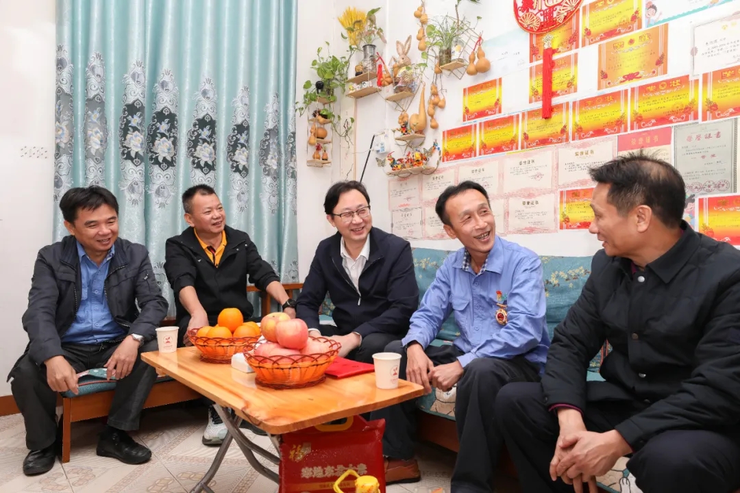 海南省总工会副主席陈波走访慰问Z6尊龙员工