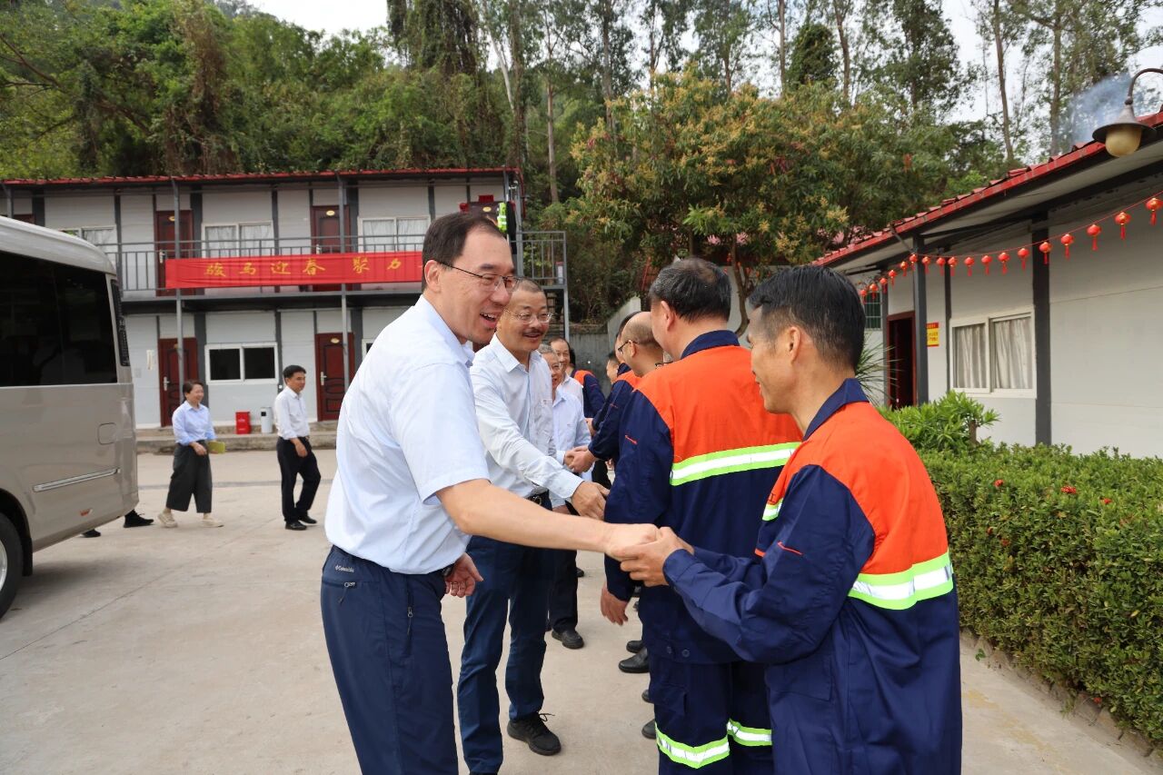 马跃新程 聚力奋进 Z6尊龙进行新春走访活动